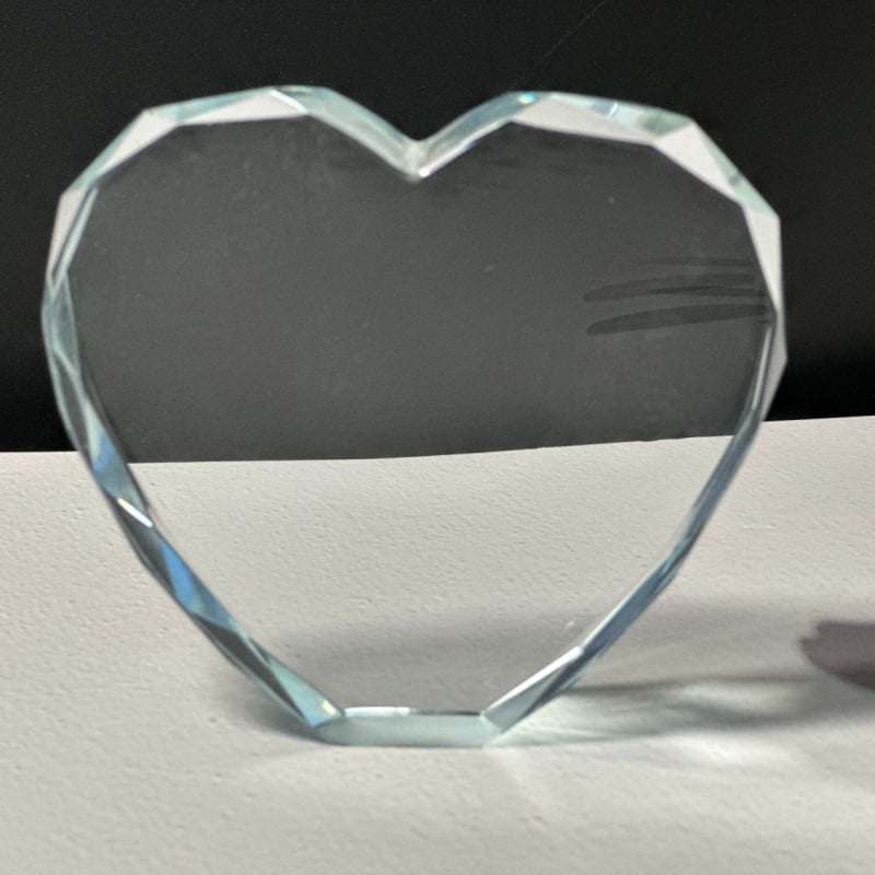 Κρύσταλλο σε σχήμα καρδιάς με 3D χαρακτικό λογότυπο, δώρο-αναμνηστικό