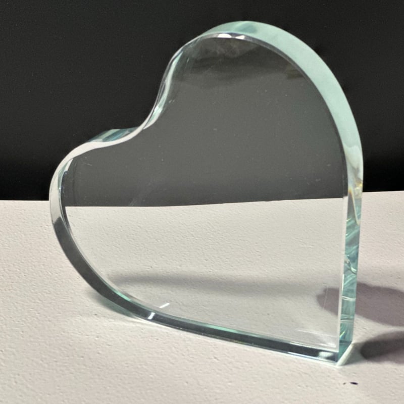 Κρύσταλλο σε σχήμα καρδιάς με 3D χαρακτικό λογότυπο, δώρο-αναμνηστικό