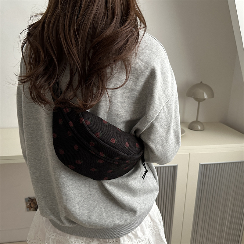 Dámska plátená crossbody kabelka s náprsným vreckom, ležérna ľadvinka v ins štýle