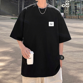 Ανδρικό κοντομάνικο T‑shirt με κεντημένο χαμογελαστό πρόσωπο, πλέξη βάφελ