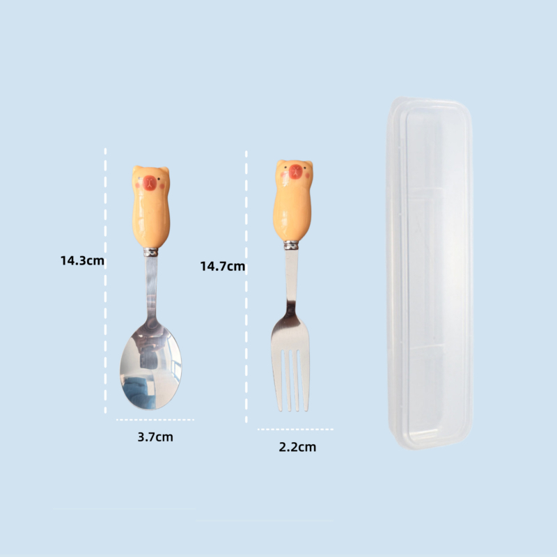 Set tacâmuri pentru copii: lingură și furculiță cu ursuleț desene animate, din oțel inox 410, mâner imitație de porțelan, în cutie, portabil