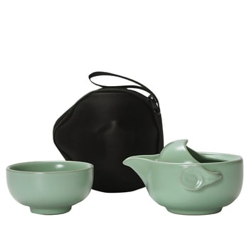 Hordozható egy személyes teáskészlet: teáskanna és teáscsésze Ru kiln porcelánból, utazáshoz – elegáns ajándékcsomag.