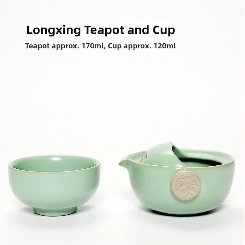 Hordozható egy személyes teáskészlet: teáskanna és teáscsésze Ru kiln porcelánból, utazáshoz – elegáns ajándékcsomag.