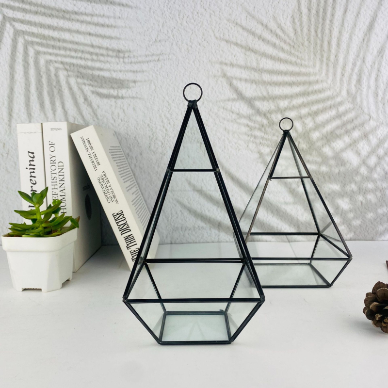 Geometriai fekete üveg váza üvegbúrával