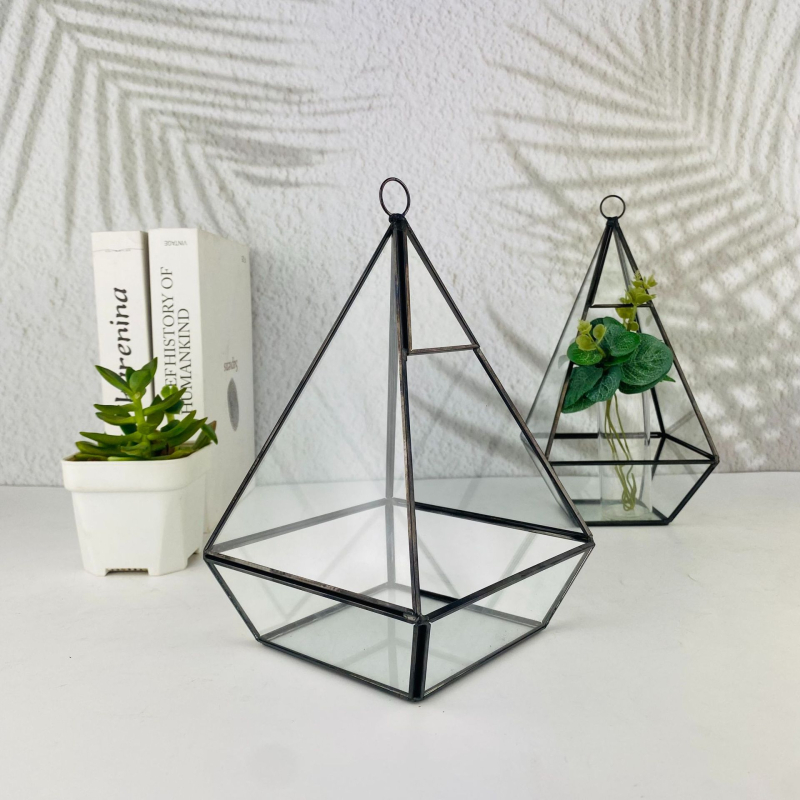 Geometriai fekete üveg váza üvegbúrával