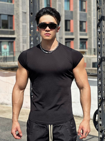 Ανδρικό καλοκαιρινό αθλητικό T-shirt με κοντά μανίκια, σφιχτή εφαρμογή, αναπνεύσιμη βαμβακερή μίξη, μονόχρωμο, στρογγυλός λαιμός