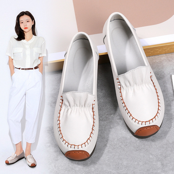 Φθινοπωρινά loafers με στρογγυλή μύτη, επίπεδη φτέρνα και παχιά πλατφόρμα, μονόχρωμα, λευκά