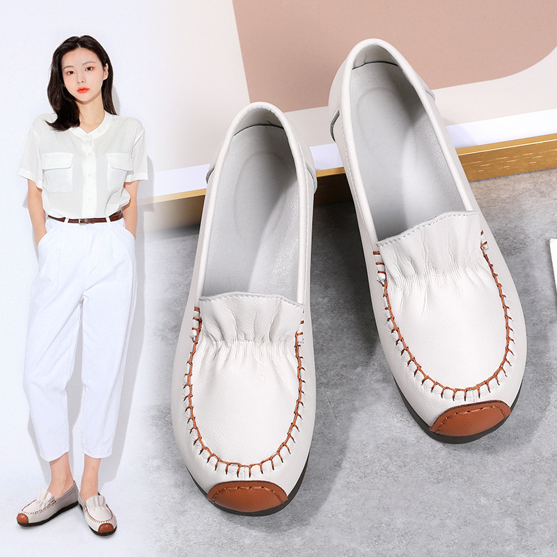 Φθινοπωρινά loafers με στρογγυλή μύτη, επίπεδη φτέρνα και παχιά πλατφόρμα, μονόχρωμα, λευκά