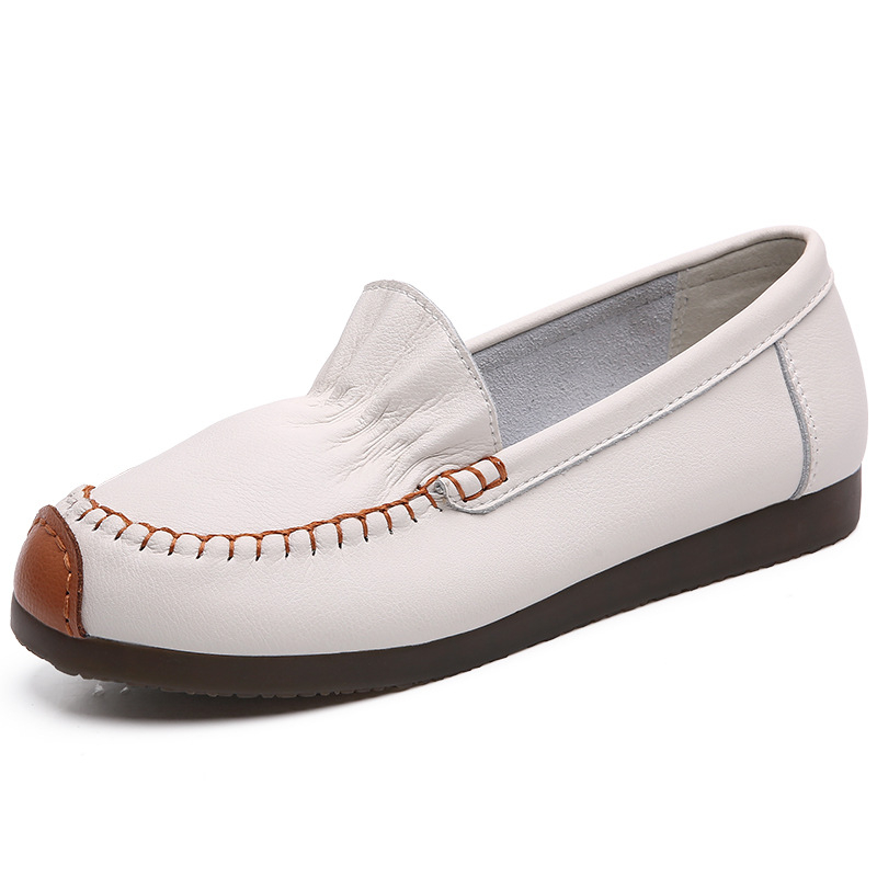 Φθινοπωρινά loafers με στρογγυλή μύτη, επίπεδη φτέρνα και παχιά πλατφόρμα, μονόχρωμα, λευκά