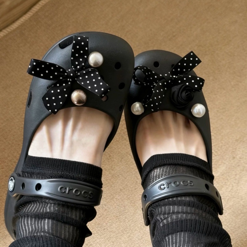 Αξεσουάρ για Crocs με φιογκάκι σε πουά – διακοσμητικά για jelly shoes, σε στυλ Χέμπορν