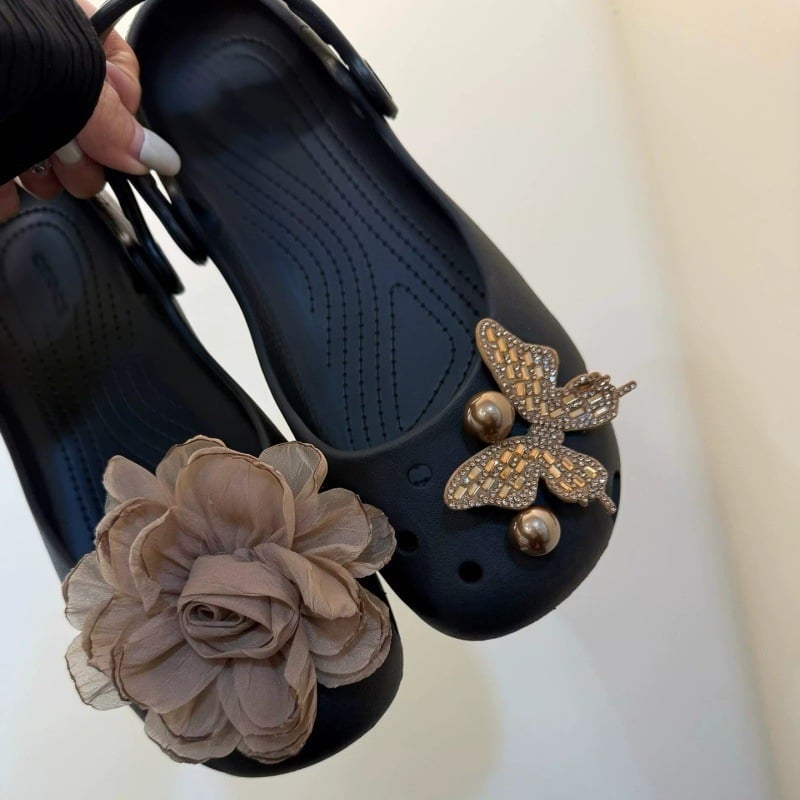 Αξεσουάρ για Crocs με φιογκάκι σε πουά – διακοσμητικά για jelly shoes, σε στυλ Χέμπορν