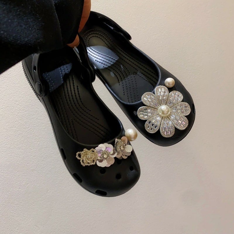 Αξεσουάρ για Crocs με φιογκάκι σε πουά – διακοσμητικά για jelly shoes, σε στυλ Χέμπορν