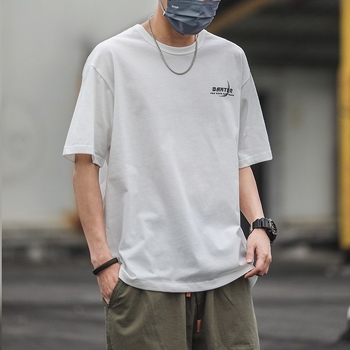 Ανδρική κοντομάνικη T‑shirt από 100% βαμβάκι, καλοκαιρινό μπλε, χαλαρή γραμμή, plus size, αμερικάνικο streetwear στυλ, εκτύπωση ιαπωνικού αλφαβήτου