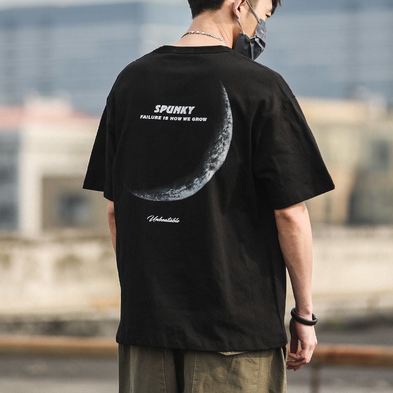 Ανδρική κοντομάνικη T‑shirt από 100% βαμβάκι, καλοκαιρινό μπλε, χαλαρή γραμμή, plus size, αμερικάνικο streetwear στυλ, εκτύπωση ιαπωνικού αλφαβήτου