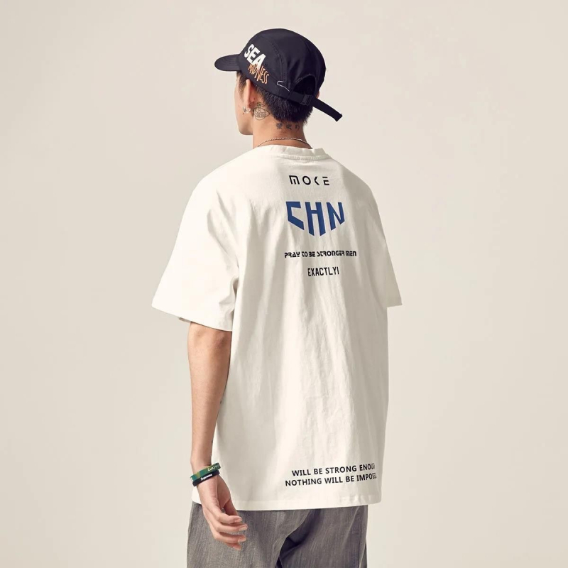 Ανδρική κοντομάνικη T‑shirt από 100% βαμβάκι, καλοκαιρινό μπλε, χαλαρή γραμμή, plus size, αμερικάνικο streetwear στυλ, εκτύπωση ιαπωνικού αλφαβήτου