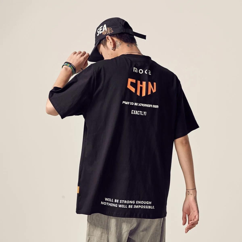 Ανδρική κοντομάνικη T‑shirt από 100% βαμβάκι, καλοκαιρινό μπλε, χαλαρή γραμμή, plus size, αμερικάνικο streetwear στυλ, εκτύπωση ιαπωνικού αλφαβήτου