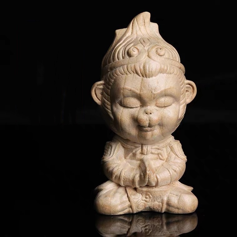 Monkey King от прасковено дърво, настолен декоративен елемент, дърворезба Sun Wukong