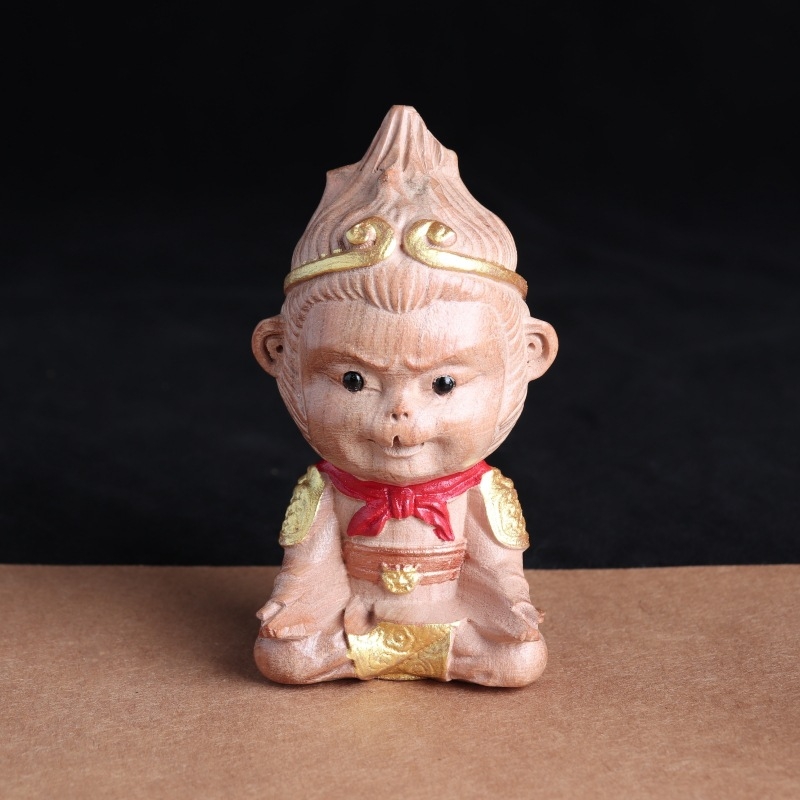 Monkey King от прасковено дърво, настолен декоративен елемент, дърворезба Sun Wukong