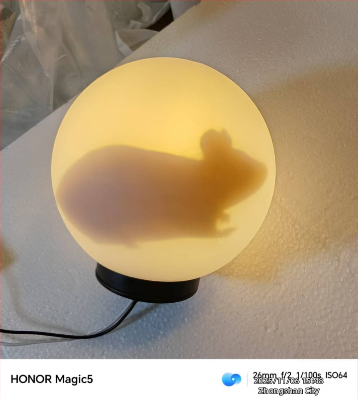 Severský dizajnérsky stolový a nástenný lampa pre mačky a myši, ručne ručne vyrábané kreslené umenie