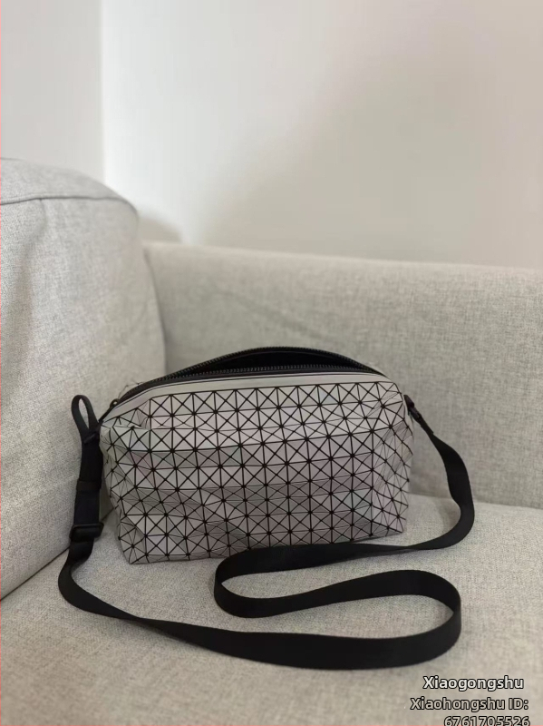 Geantă pentru cameră din silicon, cu model romb geometric – unisex, curea de umăr, formă mică pătrată.