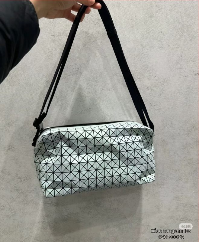 Geantă pentru cameră din silicon, cu model romb geometric – unisex, curea de umăr, formă mică pătrată.