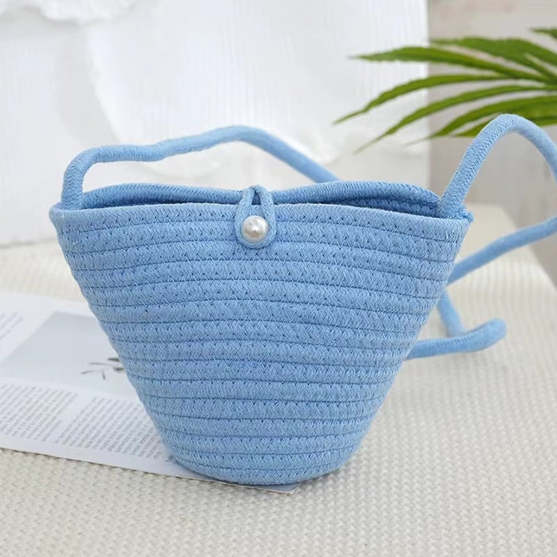 Geantă crossbody din pai, țesută manual, cu cataramă din perlă – stil plajă