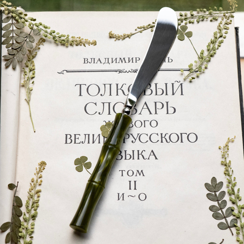 Σετ μαχαιροπίρουνων από ανοξείδωτο ατσάλι, μαχαίρι φιλέτο, πιρούνι και κουτάλι, τριών τεμαχίων, πολυτελές κουτάλι επιδόρπιο δυτικού στυλ με μακριά λαβή.