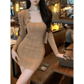 Dvostruki pleteni set: kratka bodycon haljina i dugi kardigan s rukavima u obliku roga, rayon