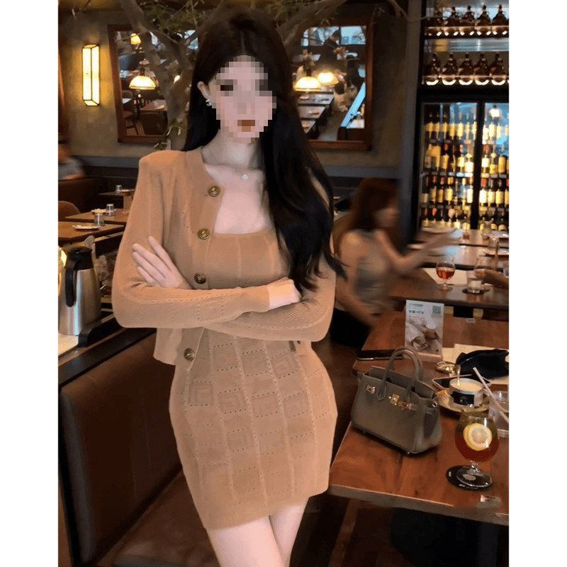 Dvostruki pleteni set: kratka bodycon haljina i dugi kardigan s rukavima u obliku roga, rayon