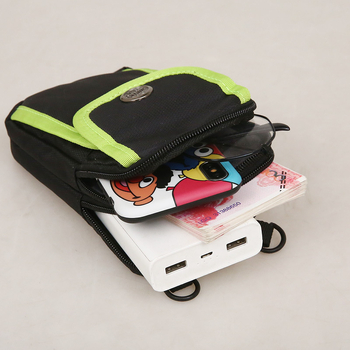 Geantă crossbody din nylon, multifuncțională pentru exterior și utilizare zilnică, unisex, stil street minimalist, formă compactă vertical pătrată, buzunar pentru telefon și fermoar interior.