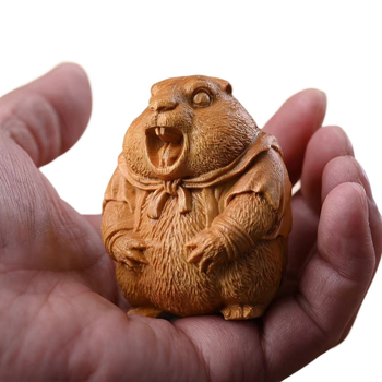 Мило дървено резбовано groundhog, украса за бюро, подарък от масивно дърво