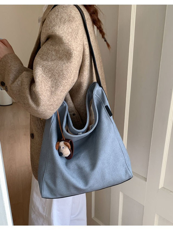 Nova retro tote torba za jesen-zimu, velika kapaciteta, svestrana za posao i svakodnevnu upotrebu, preko tijela i na ramenu.