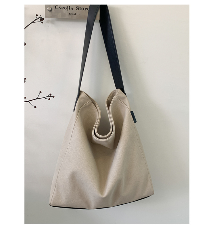 Nova retro tote torba za jesen-zimu, velika kapaciteta, svestrana za posao i svakodnevnu upotrebu, preko tijela i na ramenu.