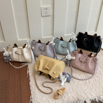 2026 nova ženska torbica u francuskom stilu, lagana i elegantna crossbody torbica za rame, oblik kante