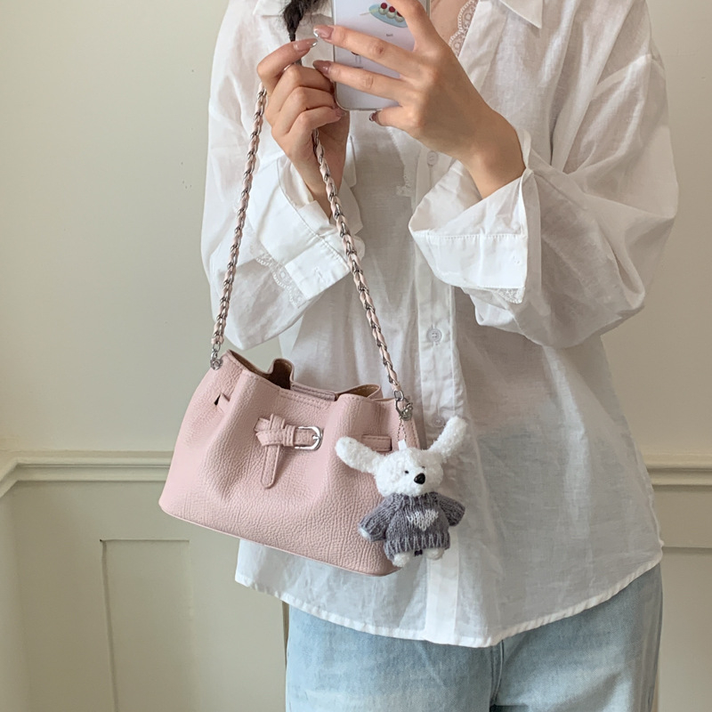 2026 nova ženska torbica u francuskom stilu, lagana i elegantna crossbody torbica za rame, oblik kante
