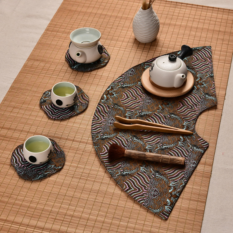 Fan alakú kínai stílusú tea ceremony készlet: teátörlő kendő, teáscsésze alátét, teáskanna tartó és teás tál alátét