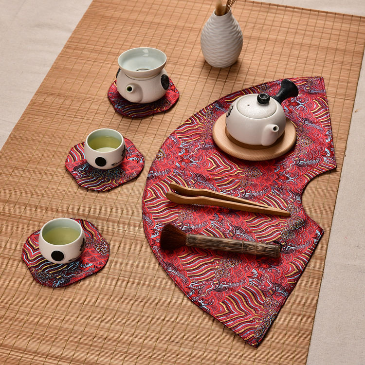Fan alakú kínai stílusú tea ceremony készlet: teátörlő kendő, teáscsésze alátét, teáskanna tartó és teás tál alátét