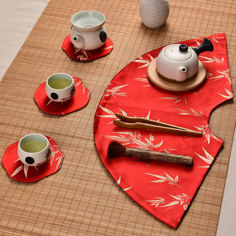 Fan alakú kínai stílusú tea ceremony készlet: teátörlő kendő, teáscsésze alátét, teáskanna tartó és teás tál alátét
