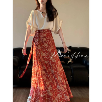 Han inspirirana wrap suknja s floralnim printom, prozračna viskoza, duga A-linija