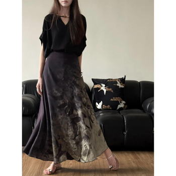 Han inspirirana wrap suknja s floralnim printom, prozračna viskoza, duga A-linija