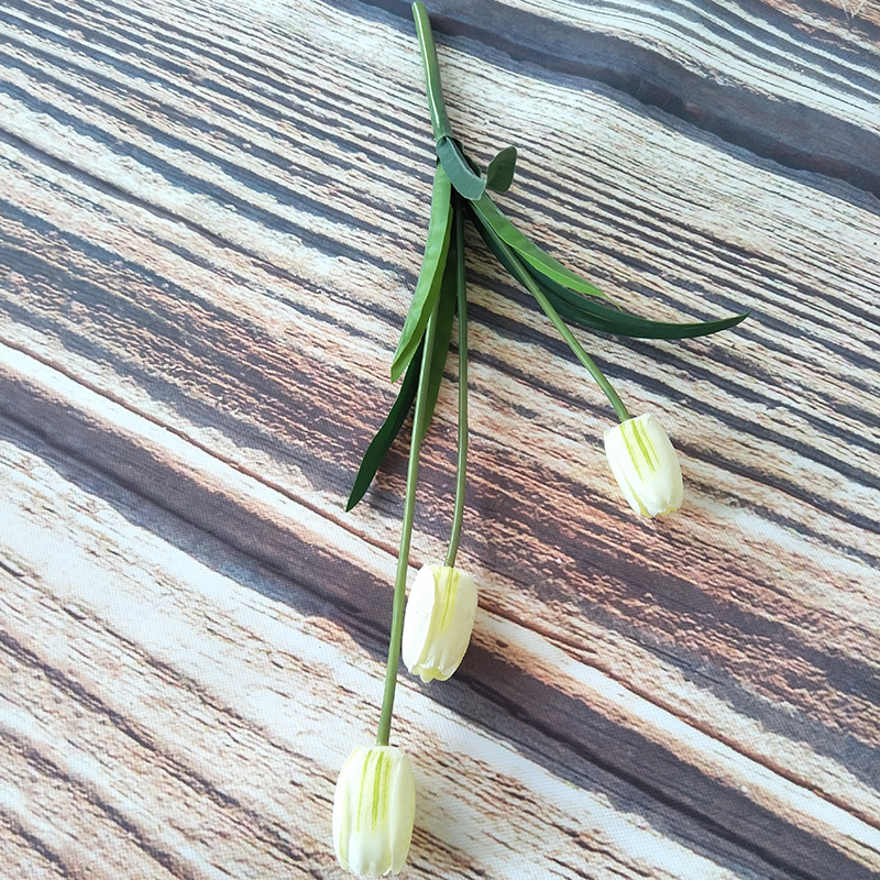  Buket od tri umjetna tulipana od svile, dekor za dom