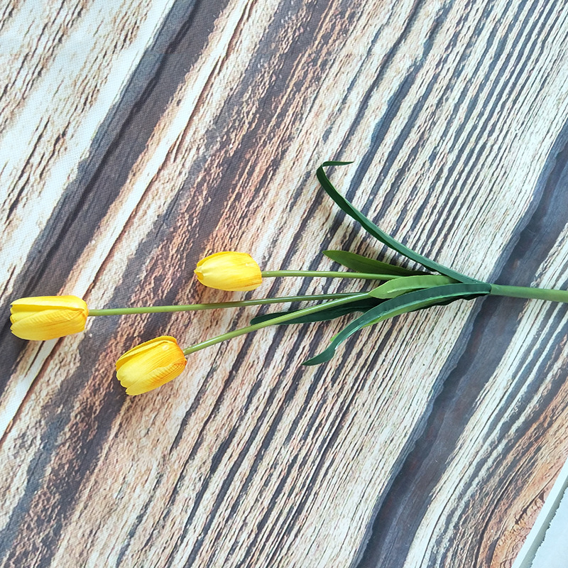  Buket od tri umjetna tulipana od svile, dekor za dom