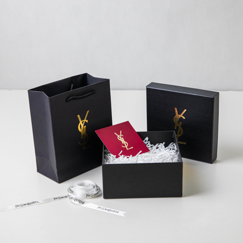 Комплект подаръци с парфюм D Brand: кутия за парфюм, сламена кутия, опаковка за парфюм Y Brand, торба за парфюм G Brand и капак за опаковка със стил.