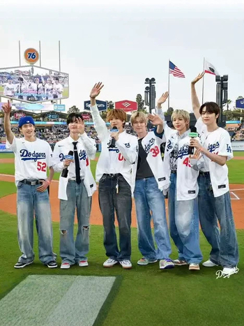 Bejzbalové tričko Dodgers v americkom štýle s potlačou cezhraničnej tlače BTS, krátky rukáv na tréning a súťaž