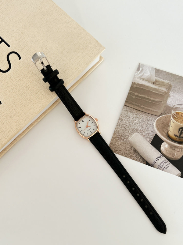 Ženski sat 2026, retro niša minimalistički stil, Instagram-inspiriran, elegantni kvarc sat s pravokutnim brojčanik