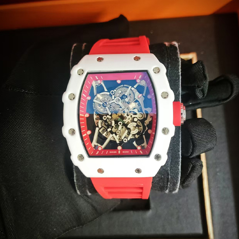 Muški kvarcni sat s tri kazaljke, oblik bačve, kalendar, sportski stil
