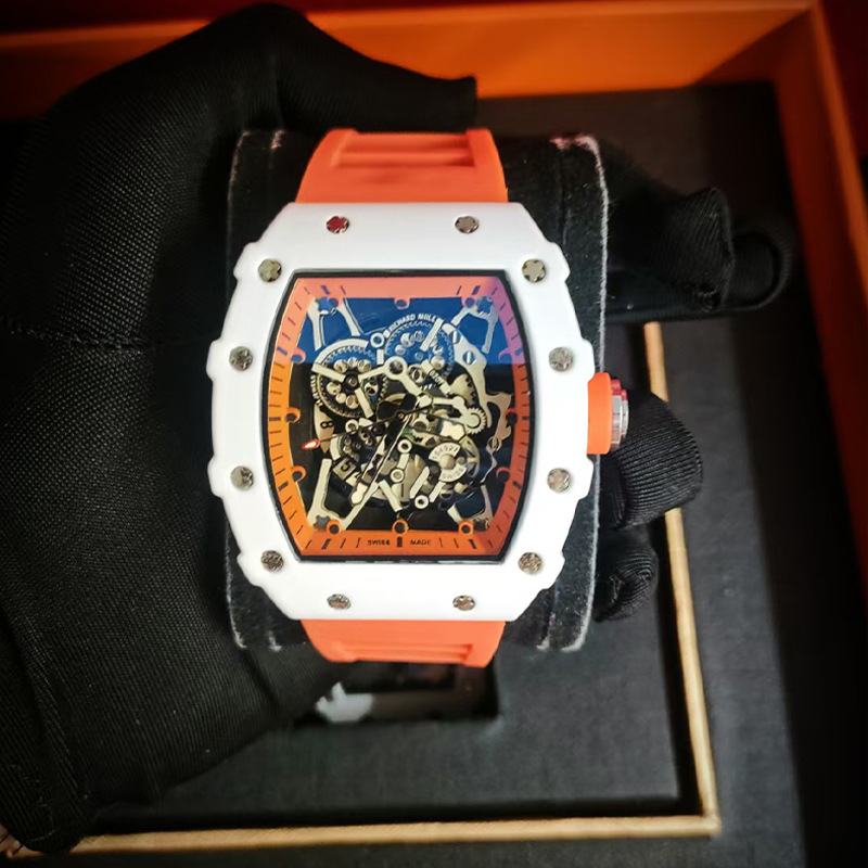 Muški kvarcni sat s tri kazaljke, oblik bačve, kalendar, sportski stil