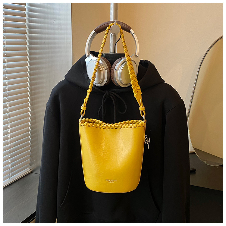 Vară 2026: Geantă bucket crossbody în stil coreean, culoare solidă, capacitate mare, piele PU, buzunar pentru telefon