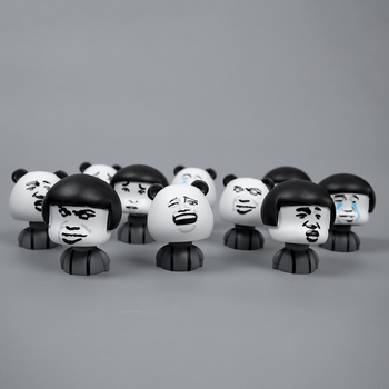 Auto bobblehead inspiriran Internet memovima, panda glava i glava gljive, smola