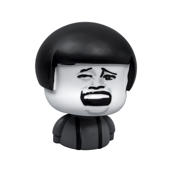 Auto bobblehead inspiriran Internet memovima, panda glava i glava gljive, smola